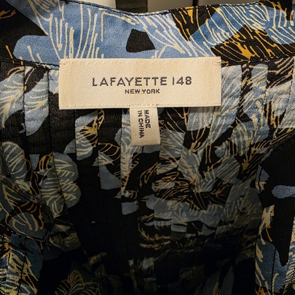 Lafayette 148 New York Floral Pleated Blouse - Black and Blue 💯Silk - Picture 11 of 13